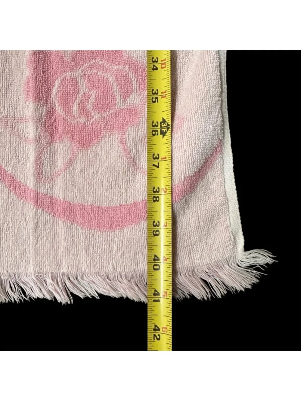 Vintage Pink Rose Sculpted Bath Towel Floral Fringed Edges Mid Century Retro